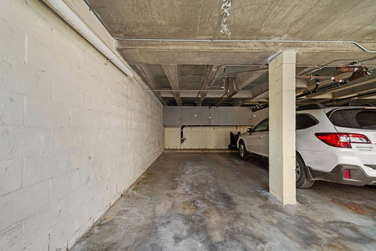 Condo for rent at 5951 Canterbury Dr, Culver City, CA 90230