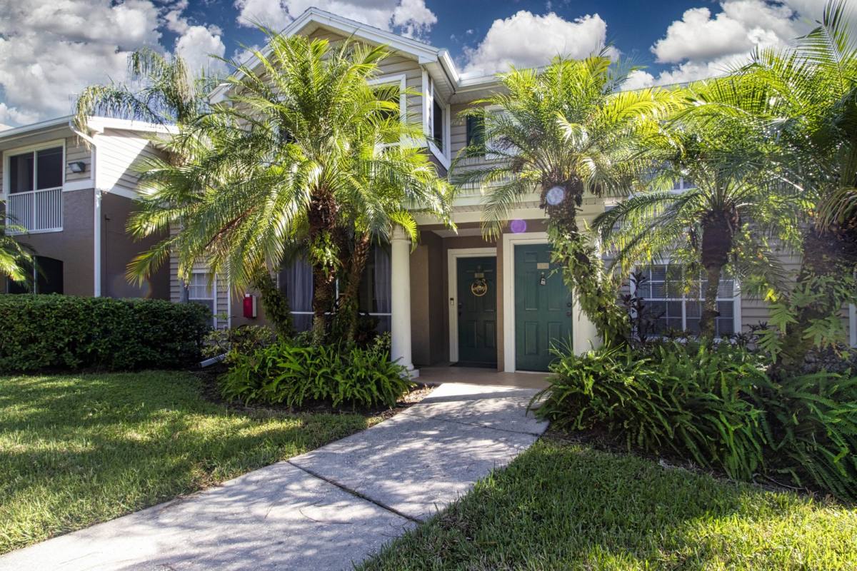 Condo for rent at 8905 Manor Loop #201, Bradenton, FL 34202