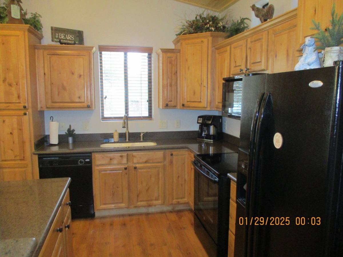 Townhouse for rent at 950 S Spirea Lane, Show Low, AZ 85901