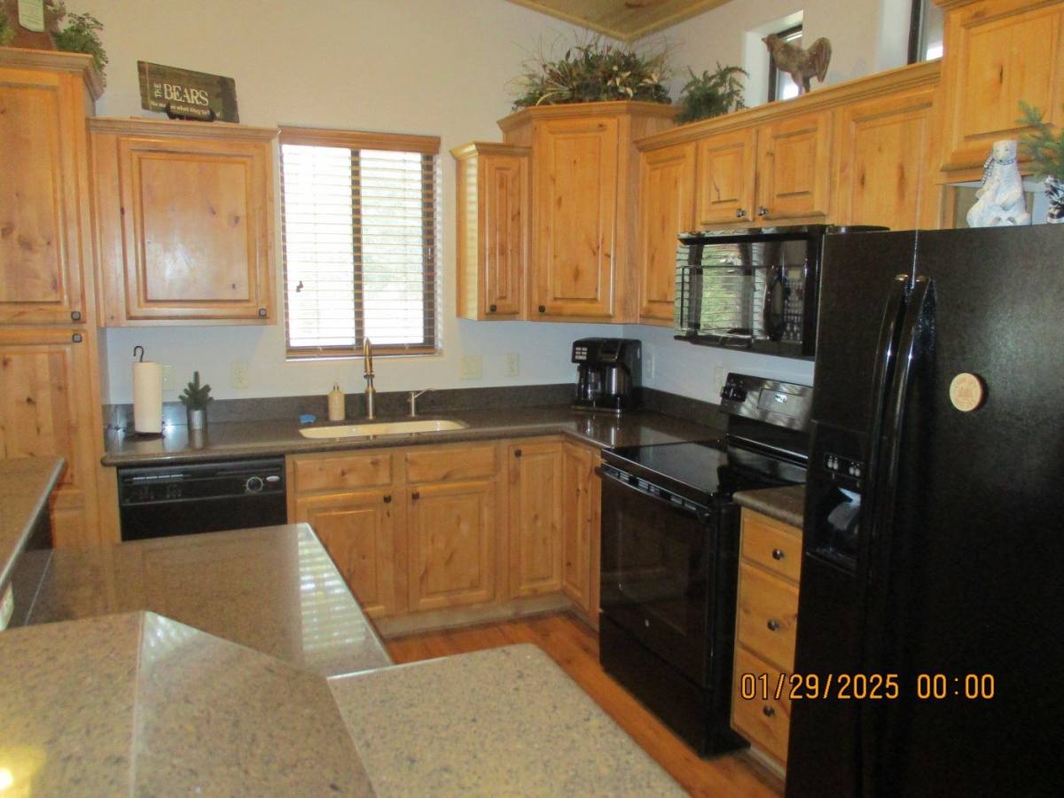 Townhouse for rent at 950 S Spirea Lane, Show Low, AZ 85901