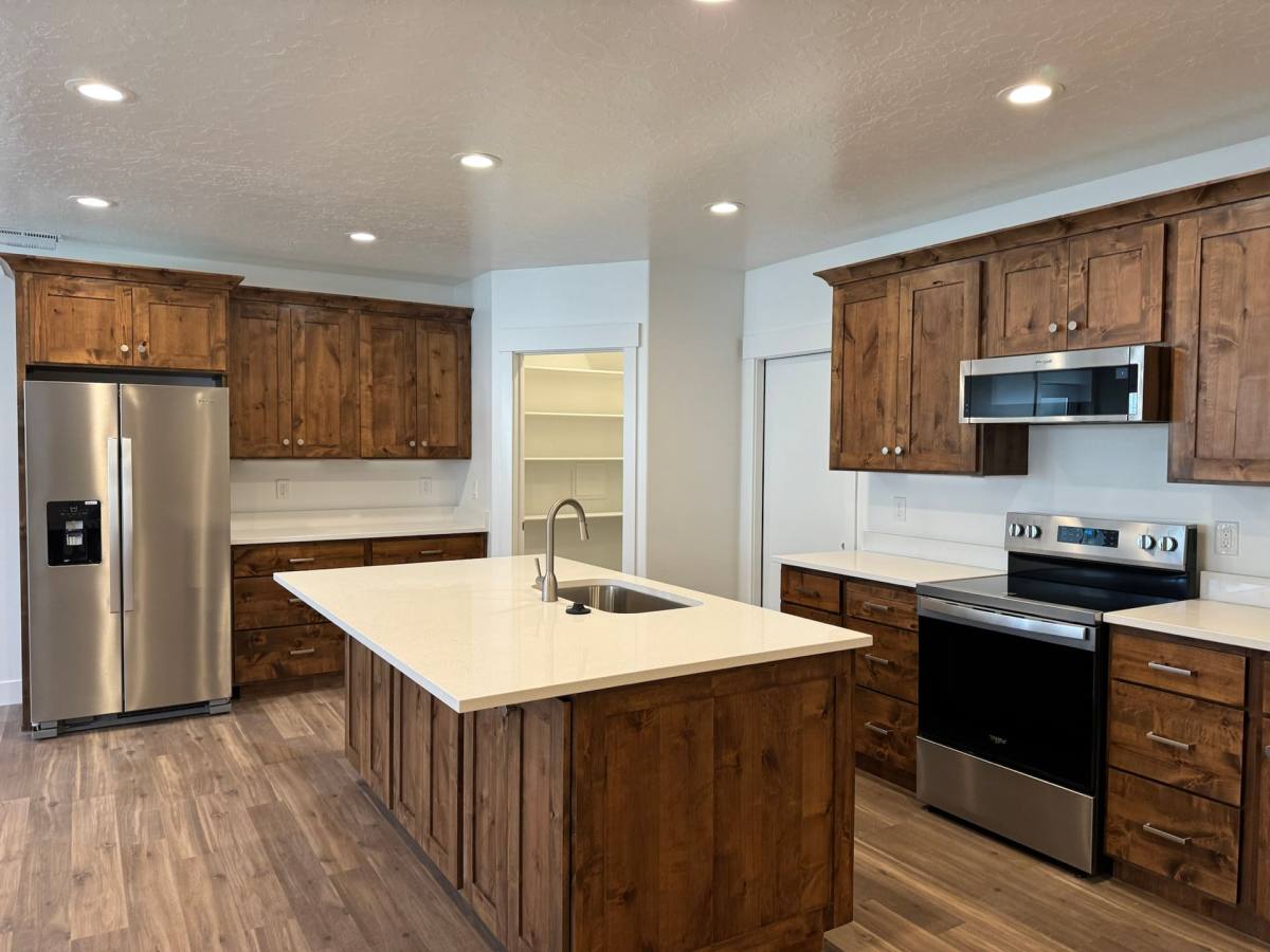 Apartment for rent at 286 W Saddlebrook Dr, Santaquin, UT 84655
