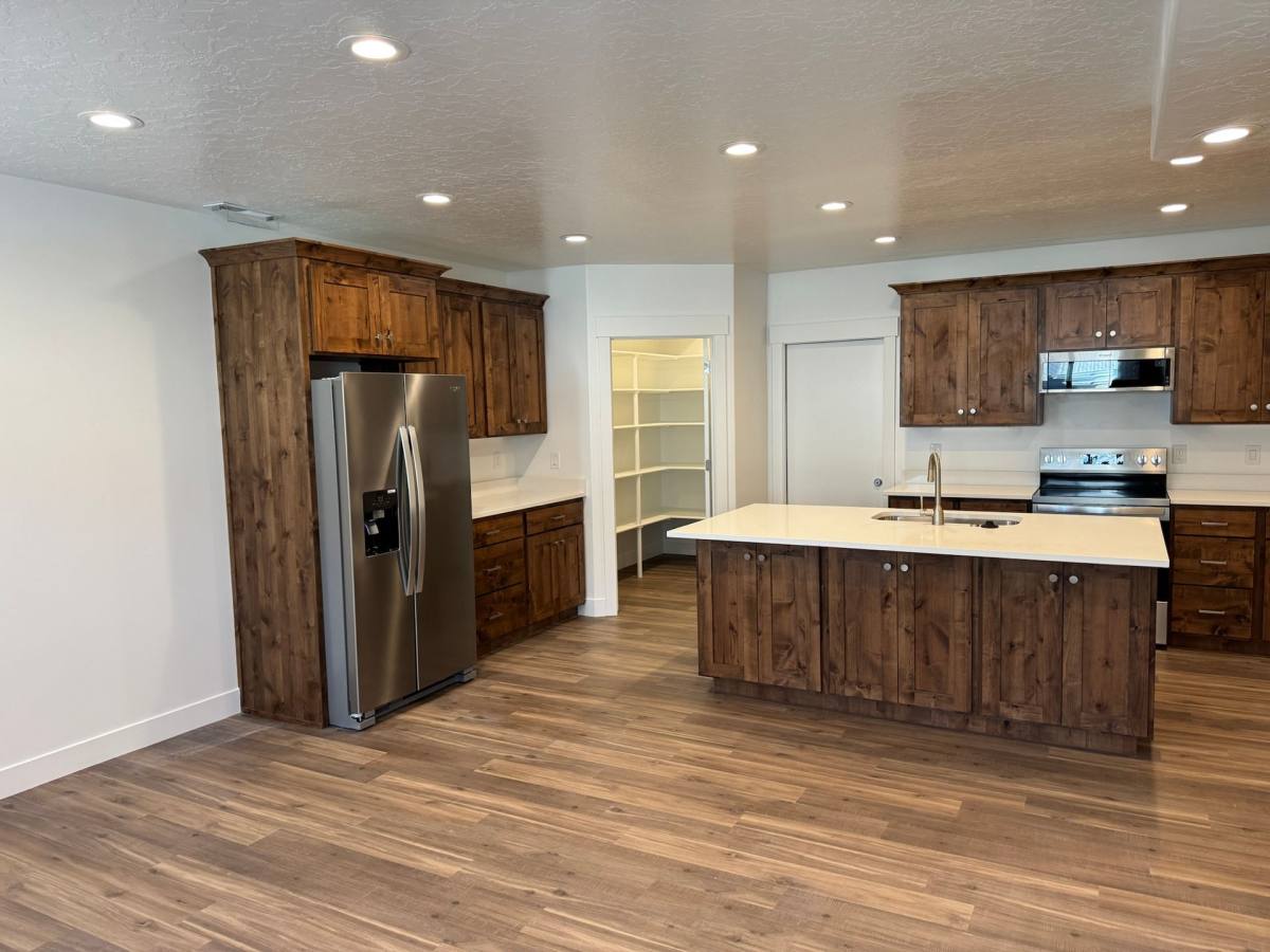 Apartment for rent at 286 W Saddlebrook Dr, Santaquin, UT 84655