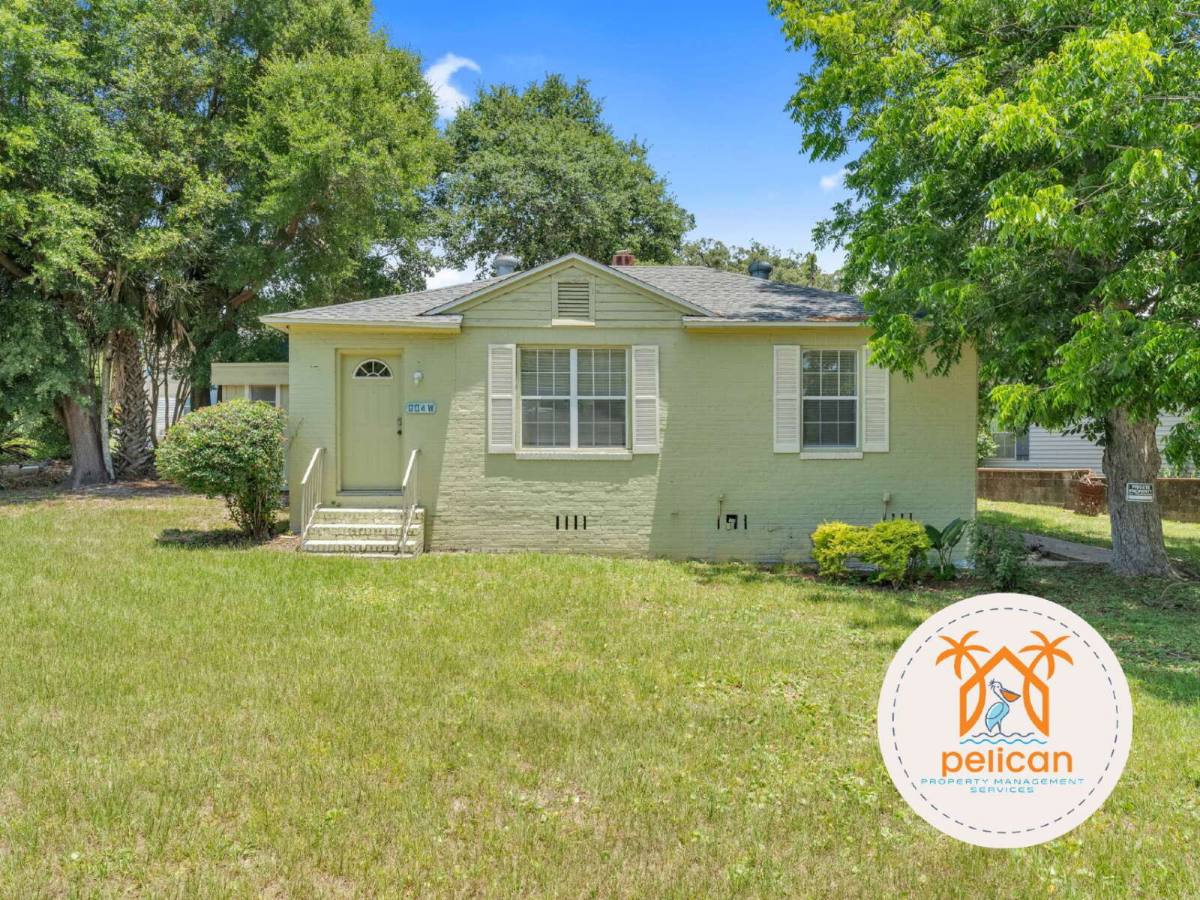 House for rent at 604 W Sunset Ave, Pensacola, FL 32507