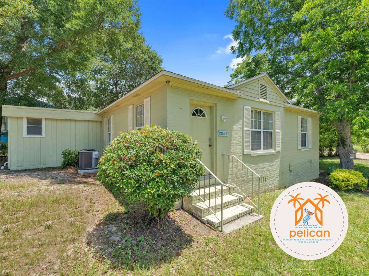 House for rent at 604 W Sunset Ave, Pensacola, FL 32507