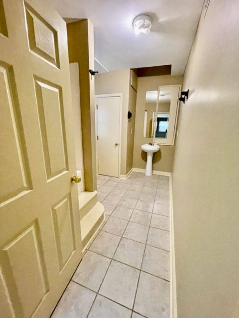 Apartment for rent at 929 McAlway Rd #B, Charlotte, NC 28211