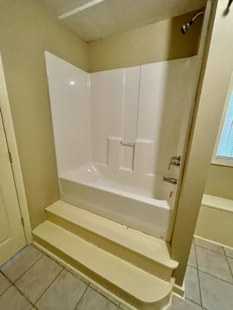 Apartment for rent at 929 McAlway Rd #B, Charlotte, NC 28211