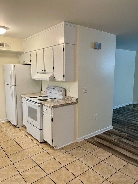 Apartment for rent at 400 Fox Fire Court #B, Seneca, SC 29672
