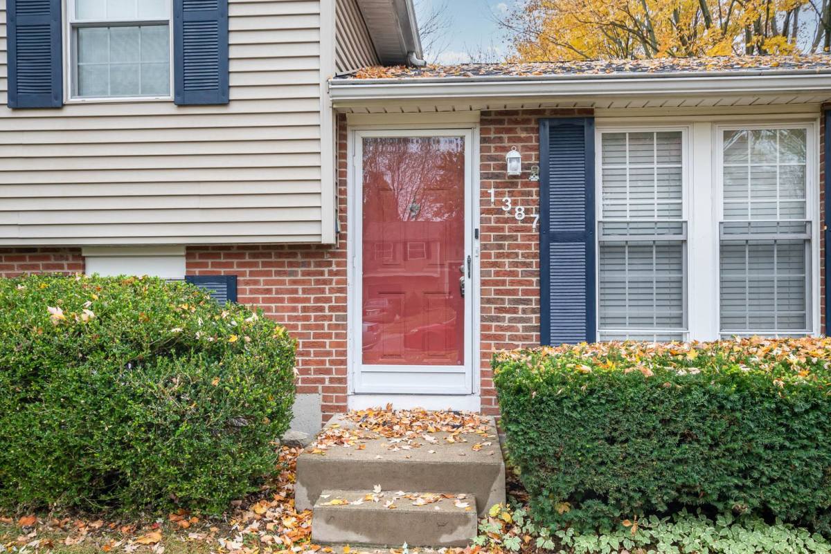 House for rent at 1387 Firethorne Dr, Mason, OH 45040
