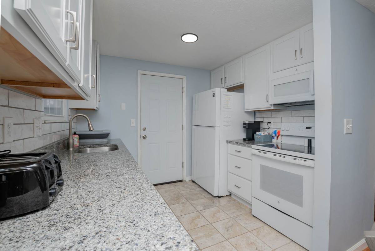 House for rent at 1387 Firethorne Dr, Mason, OH 45040