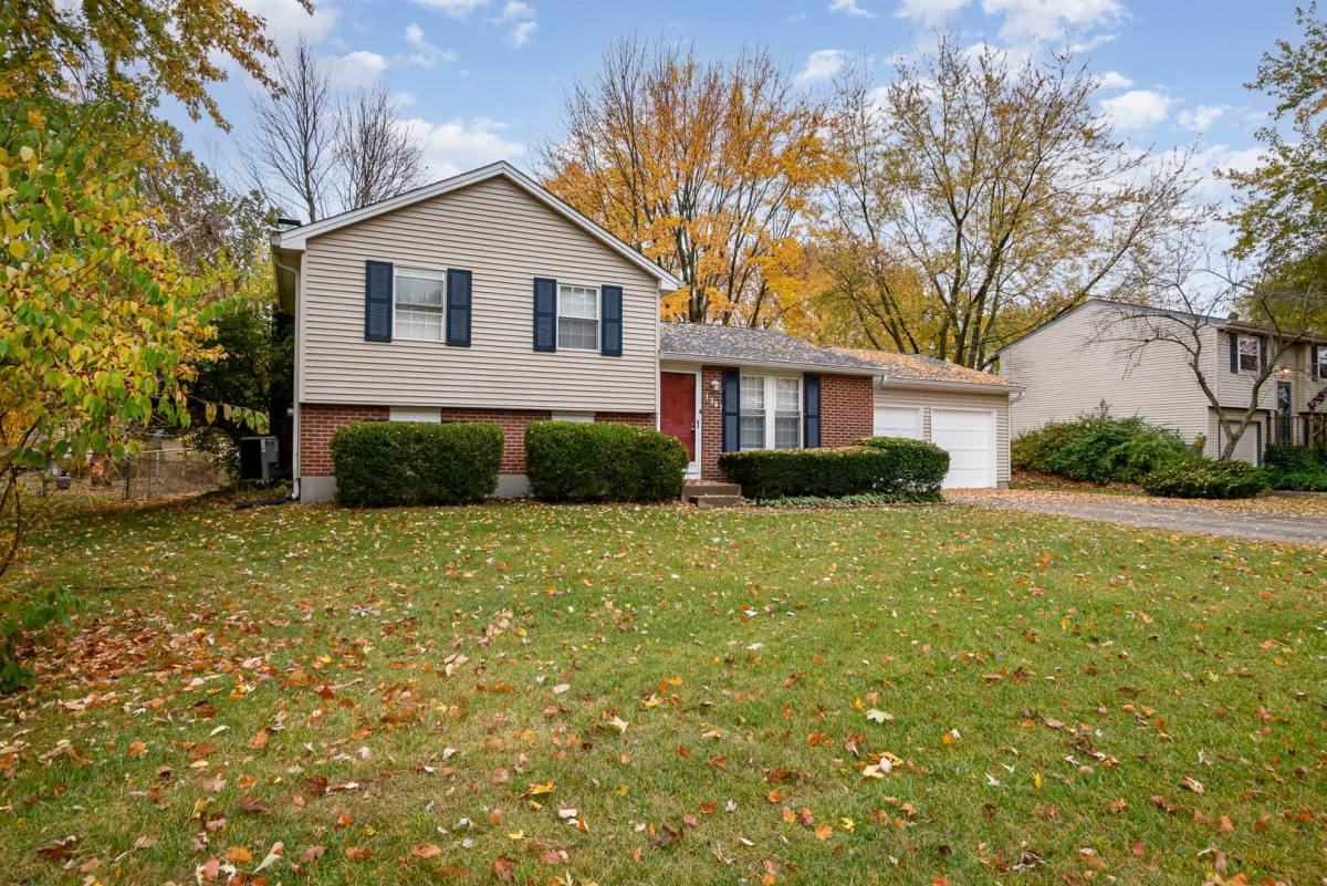 House for rent at 1387 Firethorne Dr, Mason, OH 45040