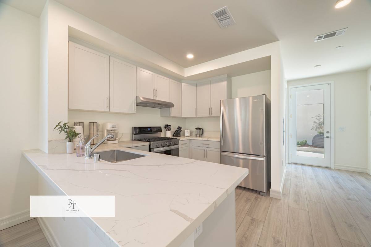 Apartment for rent at 160 N New Ave, Monterey Park, CA 91755