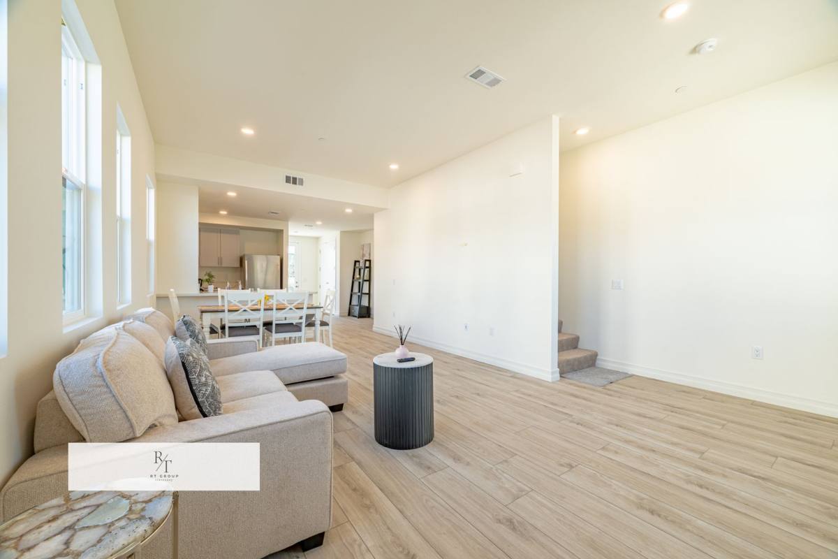 Apartment for rent at 160 N New Ave, Monterey Park, CA 91755