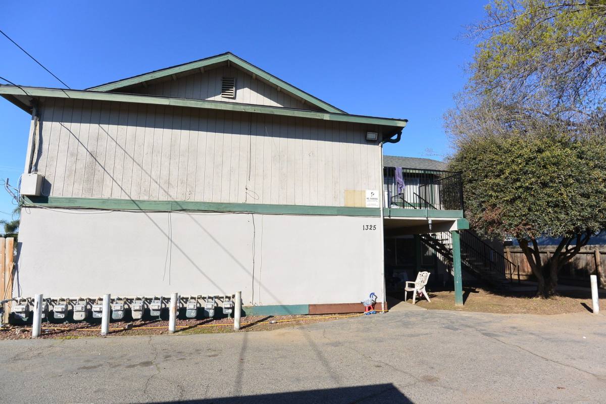 Apartment for rent at 1325 S Central, Visalia, CA 93277