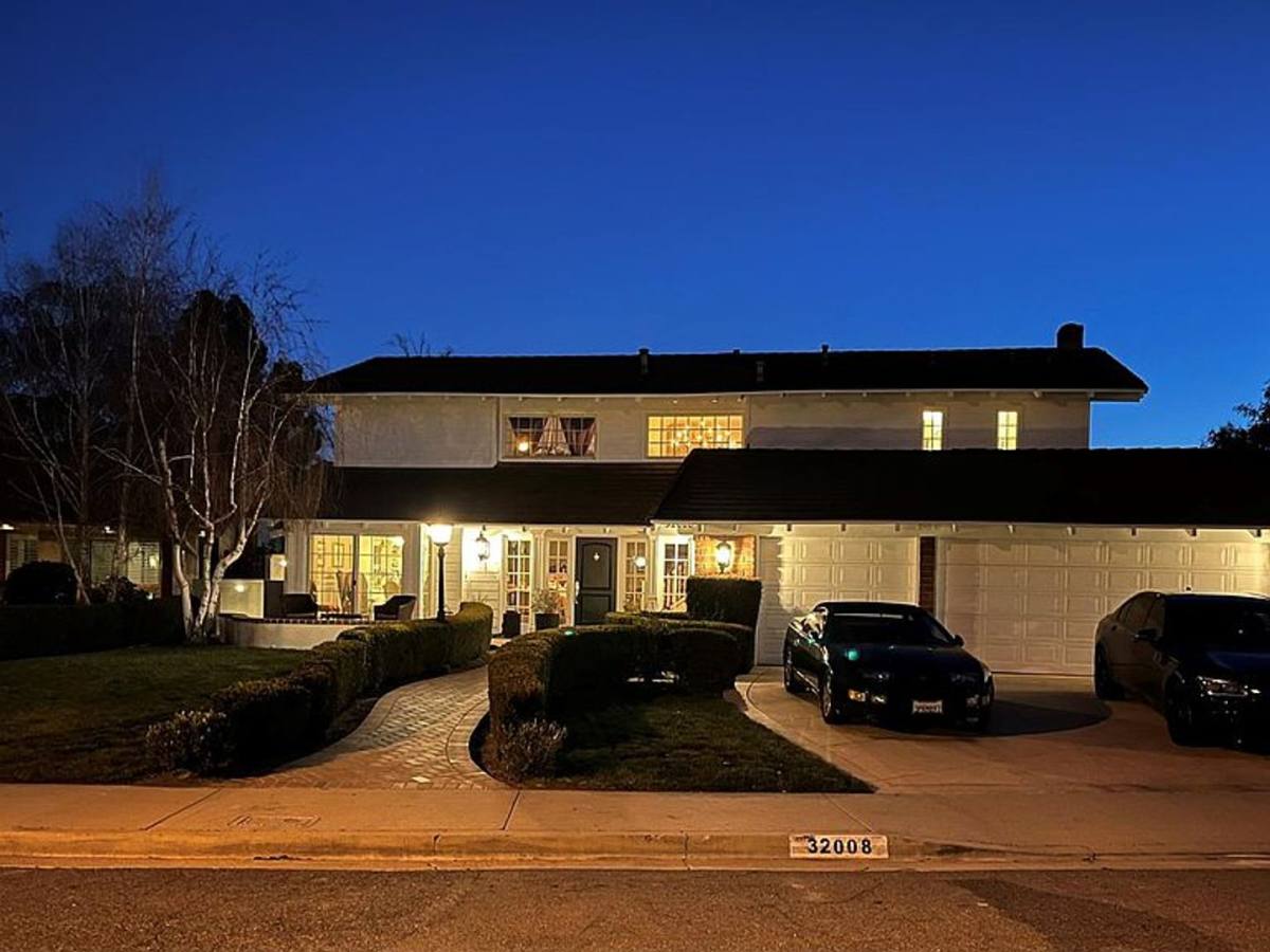 House for rent at 32008 Foxmoor Court, Westlake Village, CA 91361