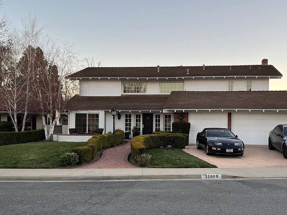 House for rent at 32008 Foxmoor Court, Westlake Village, CA 91361