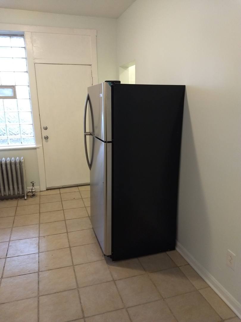 Apartment for rent at 2017 E 72nd St, Chicago, IL 60649