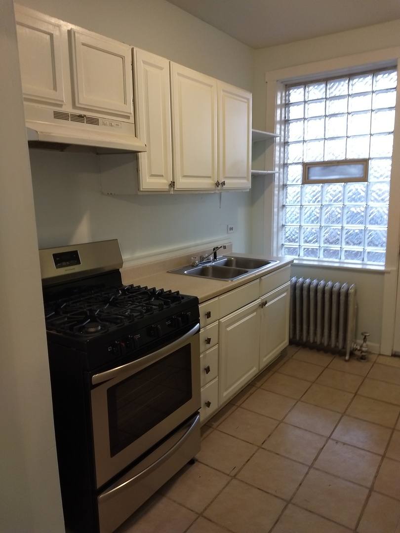 Apartment for rent at 2017 E 72nd St, Chicago, IL 60649
