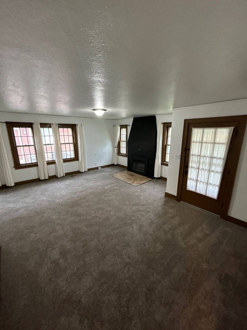 House for rent at 422 SW 9th St, Corvallis, OR 97333