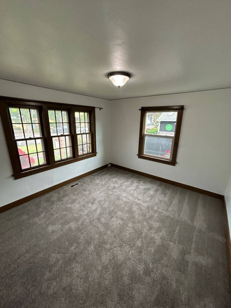 House for rent at 422 SW 9th St, Corvallis, OR 97333
