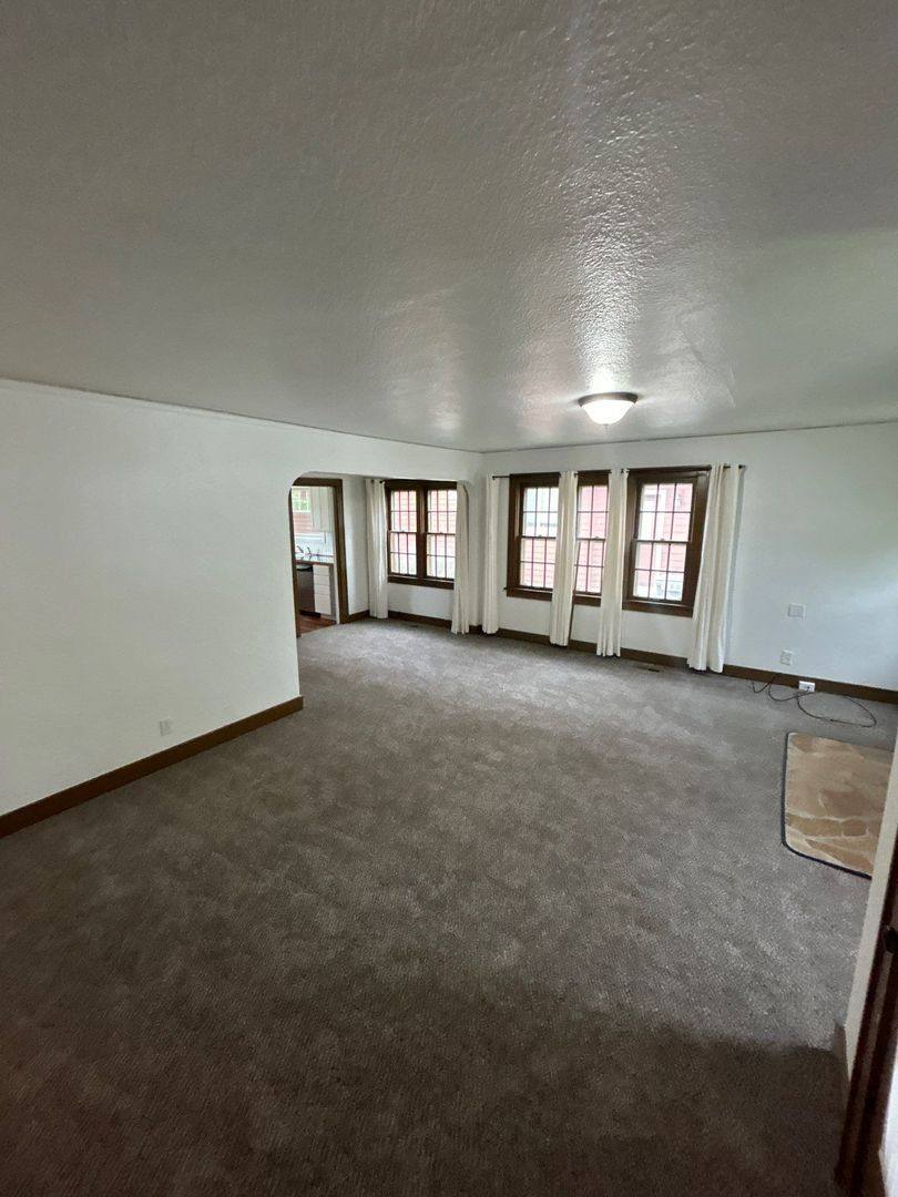 House for rent at 422 SW 9th St, Corvallis, OR 97333