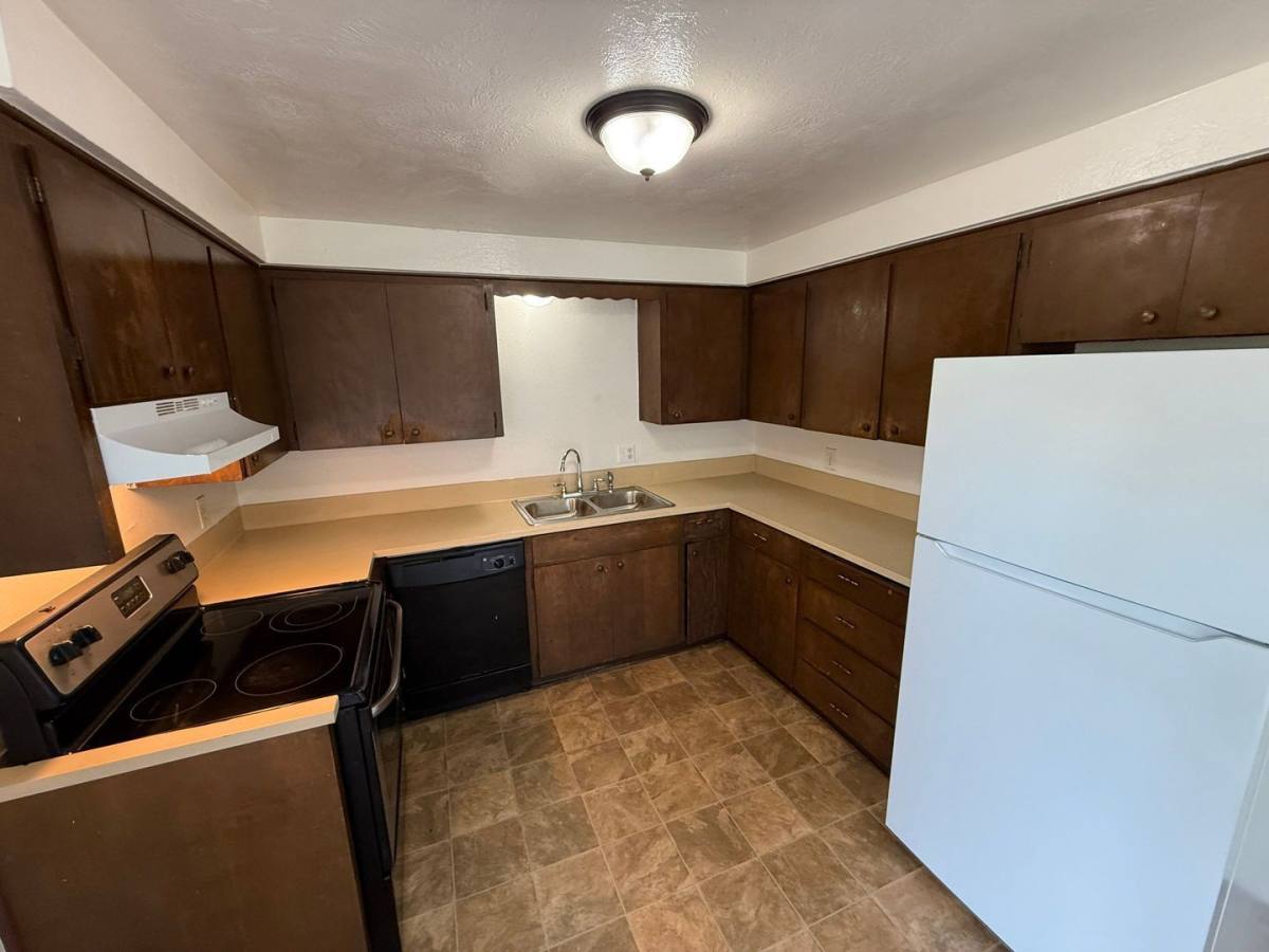 Apartment for rent at 3875 Iberis St NE, Salem, OR 97305