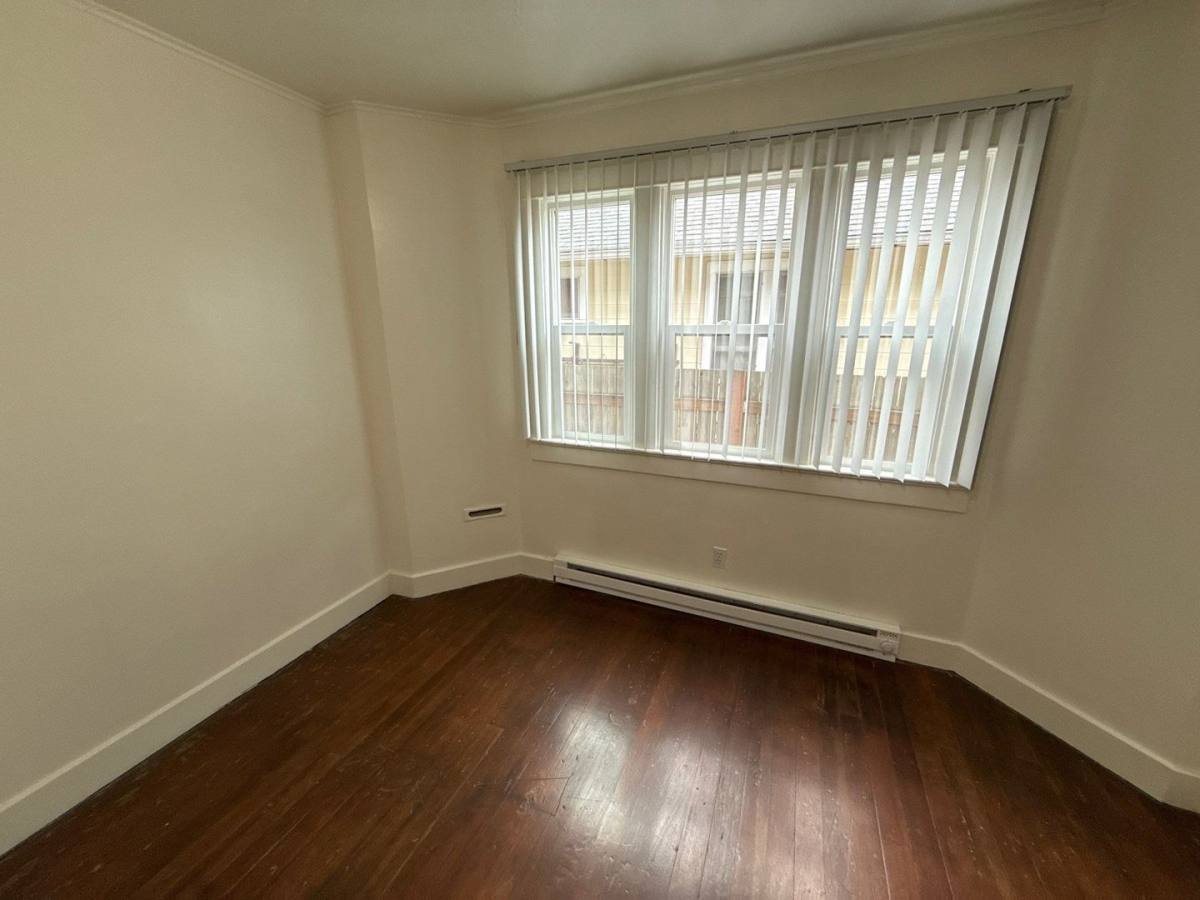 Apartment for rent at 633 Thompson Ave NE, Salem, OR 97301