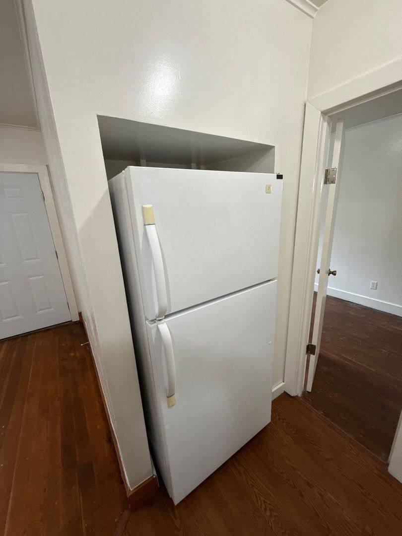 Apartment for rent at 633 Thompson Ave NE, Salem, OR 97301