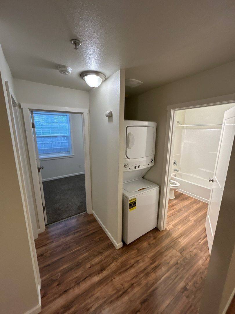 Apartment for rent at 200 Railroad Ave #2, Mount Angel, OR 97362