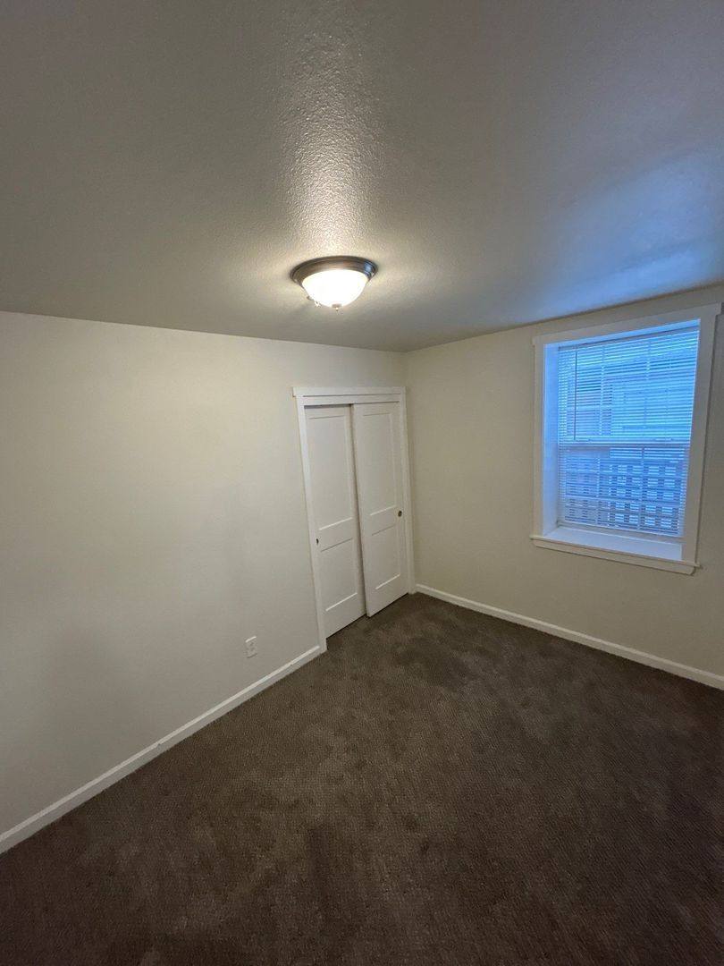 Apartment for rent at 200 Railroad Ave #2, Mount Angel, OR 97362