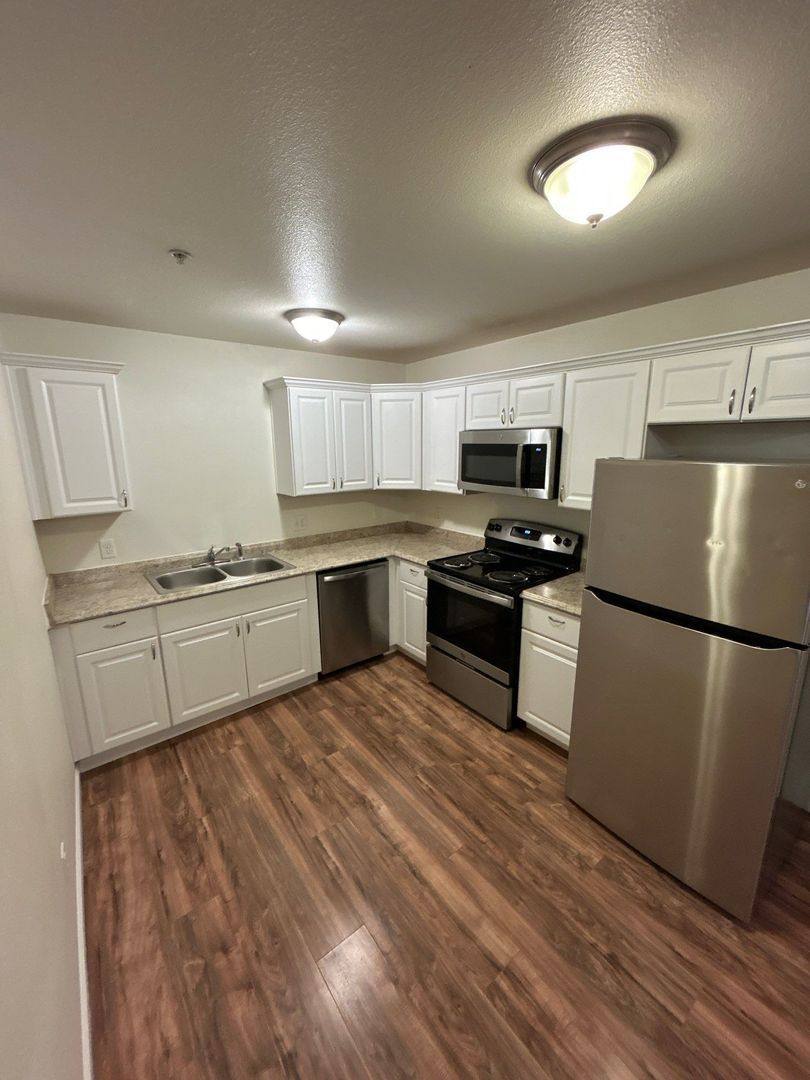 Apartment for rent at 200 Railroad Ave #2, Mount Angel, OR 97362