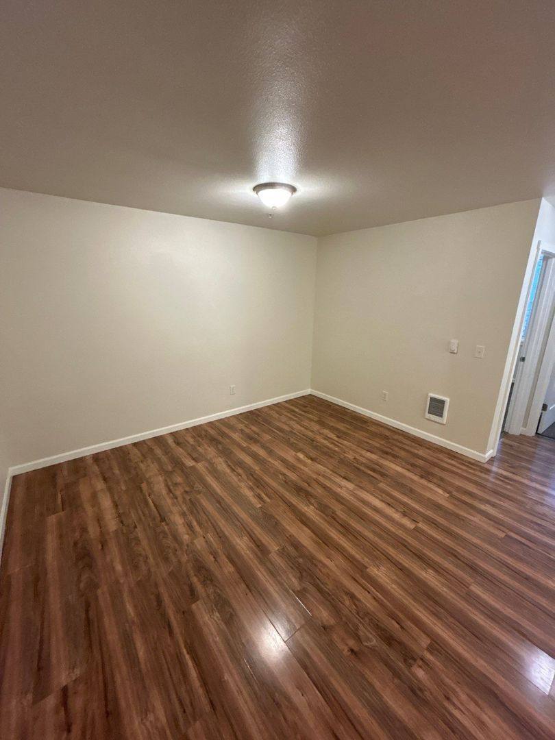 Apartment for rent at 200 Railroad Ave #2, Mount Angel, OR 97362