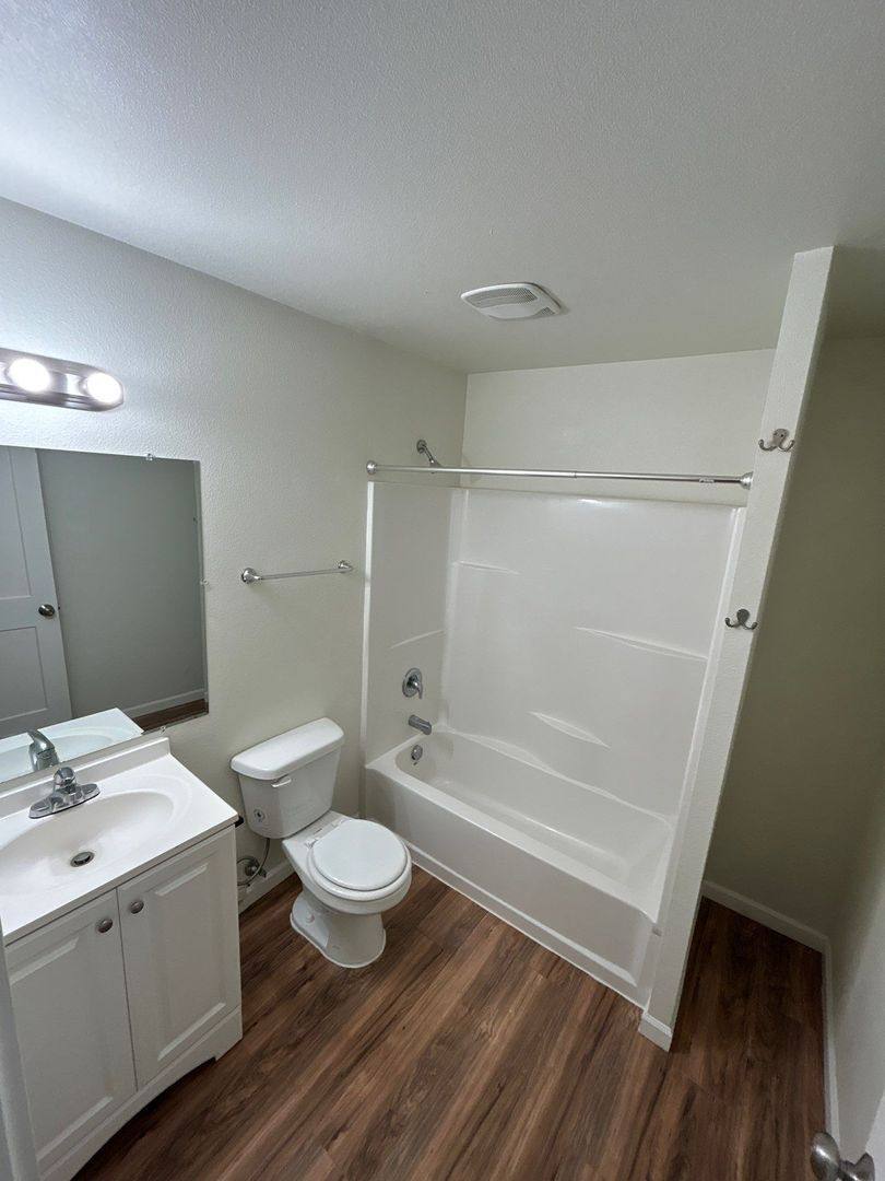 Apartment for rent at 200 Railroad Ave #2, Mount Angel, OR 97362