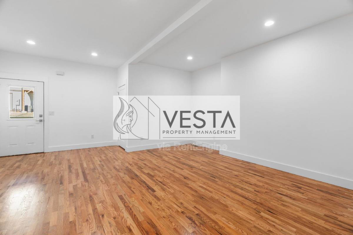 Apartment for rent at 510 Deaverview Rd, Asheville, NC 28806