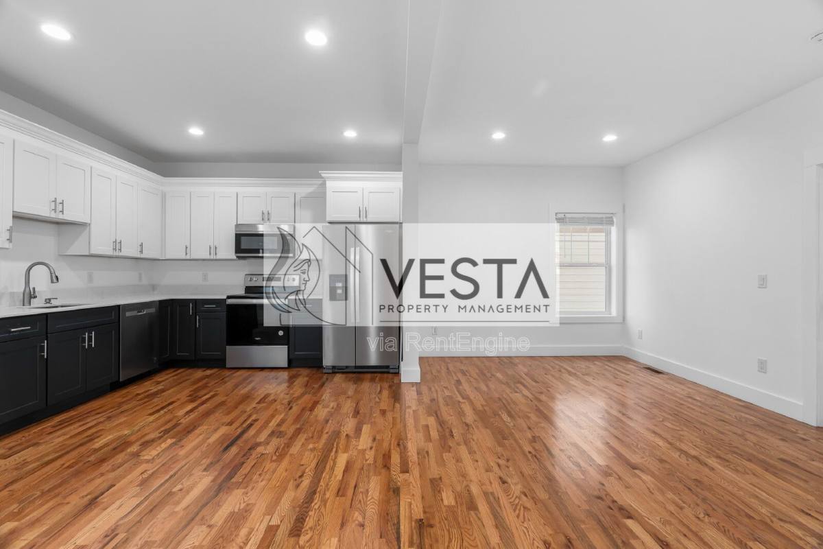 Apartment for rent at 510 Deaverview Rd, Asheville, NC 28806