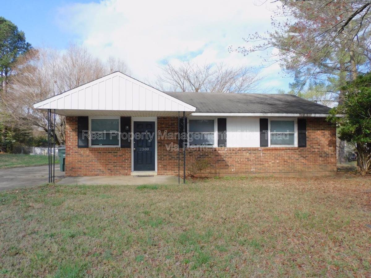 House for rent at 2300 Willow Rd, Greensboro, NC 27406
