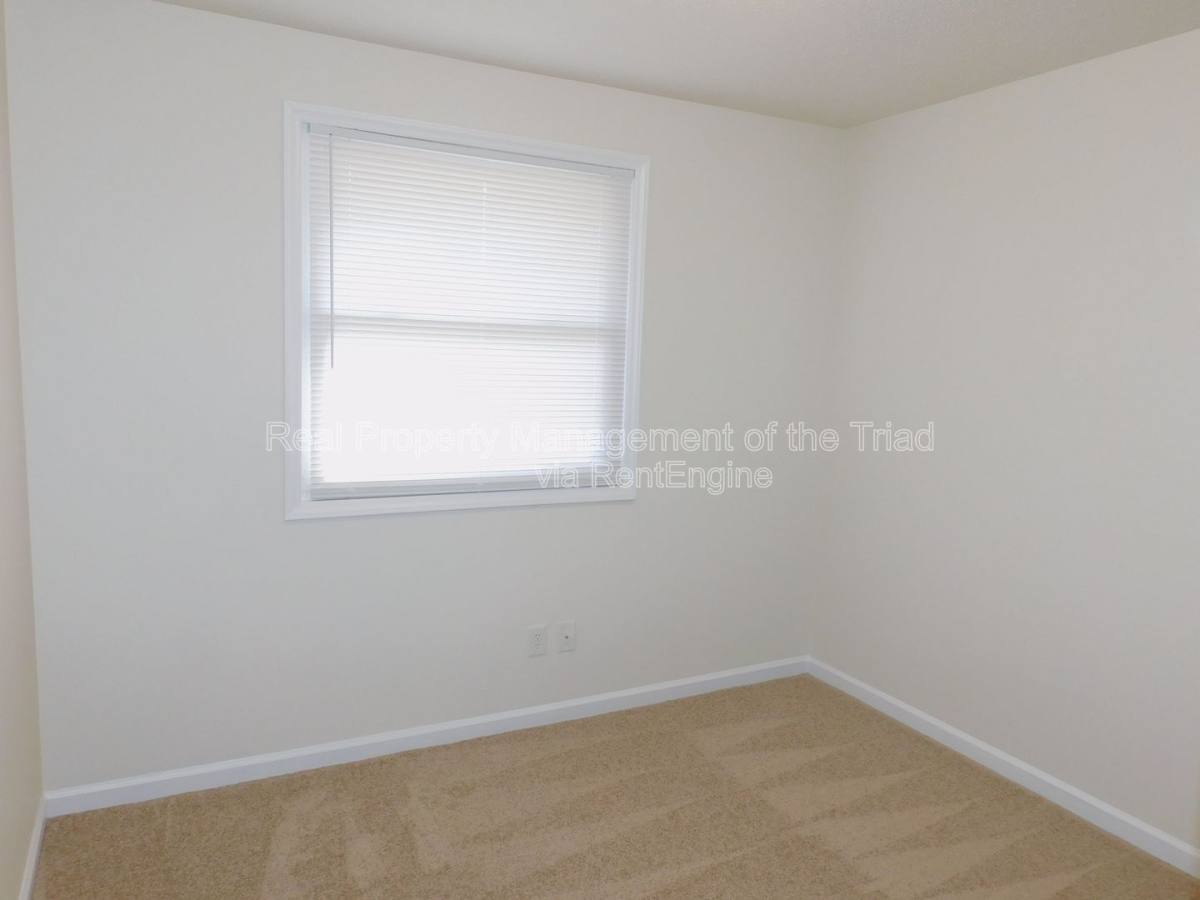 House for rent at 2300 Willow Rd, Greensboro, NC 27406