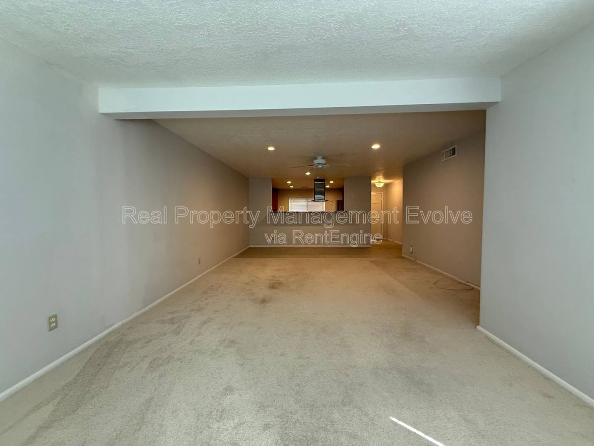 House for rent at 4849 E Lake Point Circle, Phoenix, AZ 85044