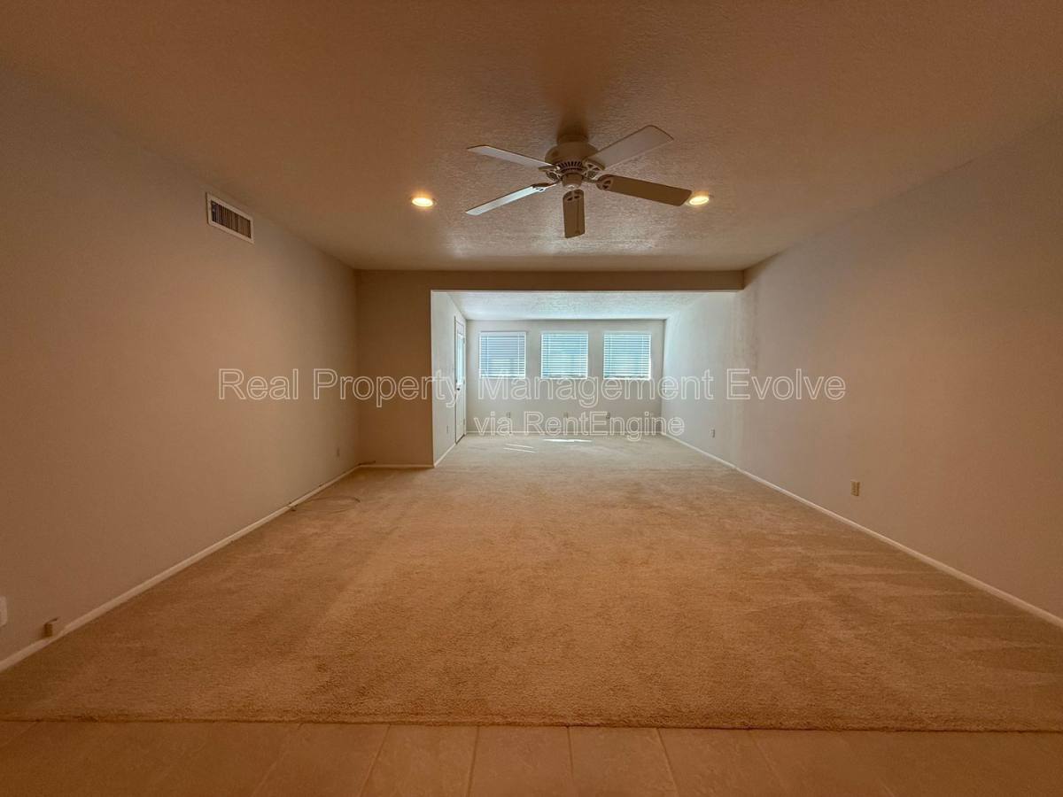 House for rent at 4849 E Lake Point Circle, Phoenix, AZ 85044
