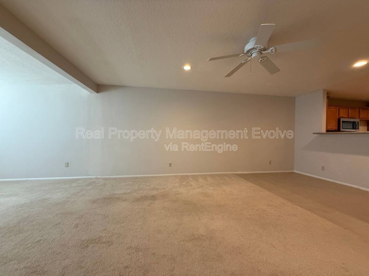 House for rent at 4849 E Lake Point Circle, Phoenix, AZ 85044