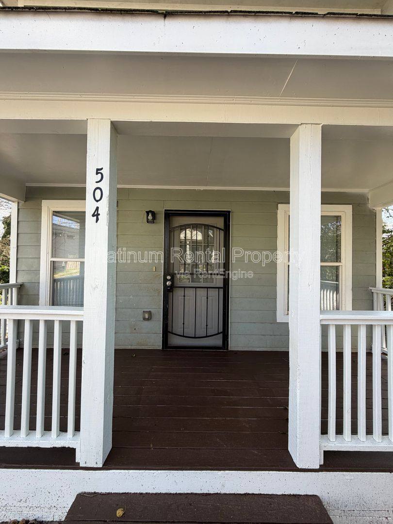 House for rent at 504 Dunbar St SW, Atlanta, GA 30310