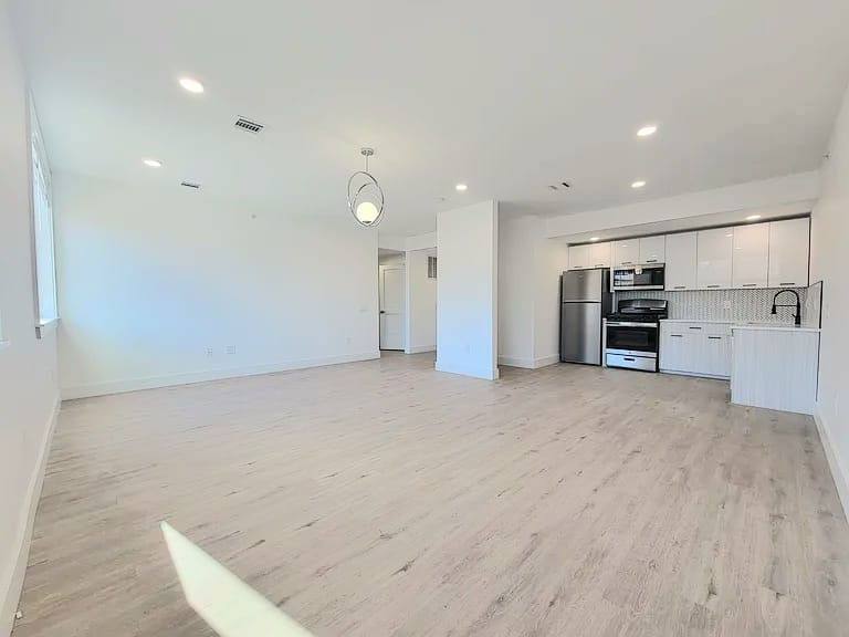 Apartment for rent at 205 Mount Vernon Ave #203, Orange, NJ 07050