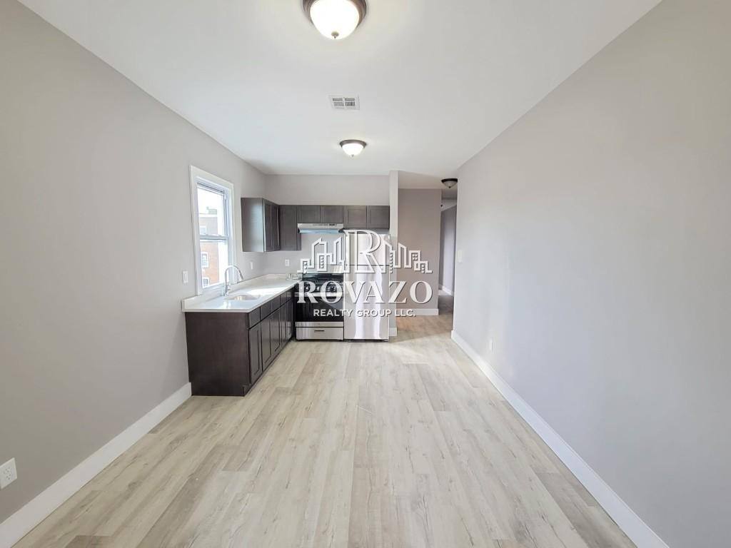 Apartment for rent at 745 S 18th St #1R, Newark, NJ 07103