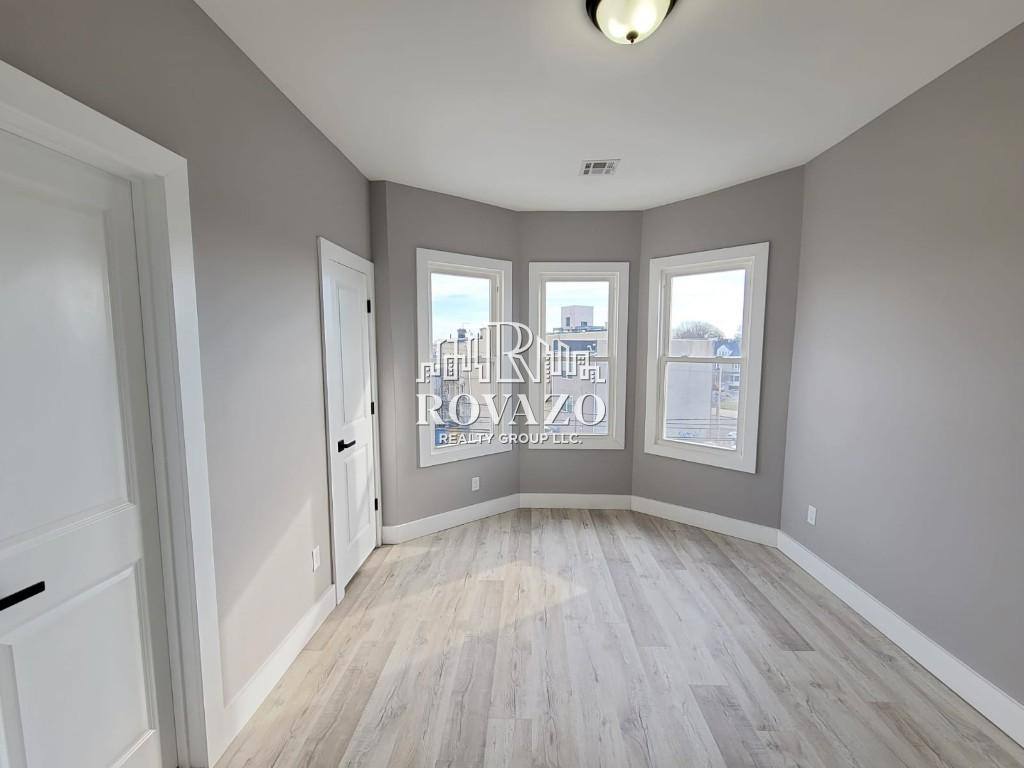 Apartment for rent at 745 S 18th St #1R, Newark, NJ 07103