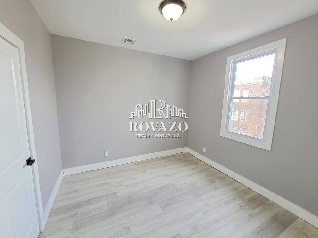 Apartment for rent at 745 S 18th St #1R, Newark, NJ 07103