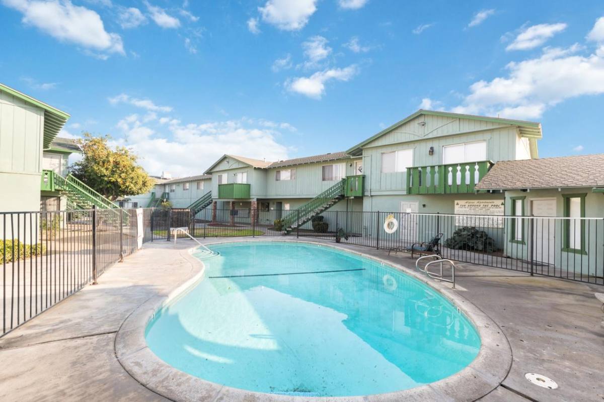 Apartment for rent at 2330 E Ashlan Ave #206, Fresno, CA 93726