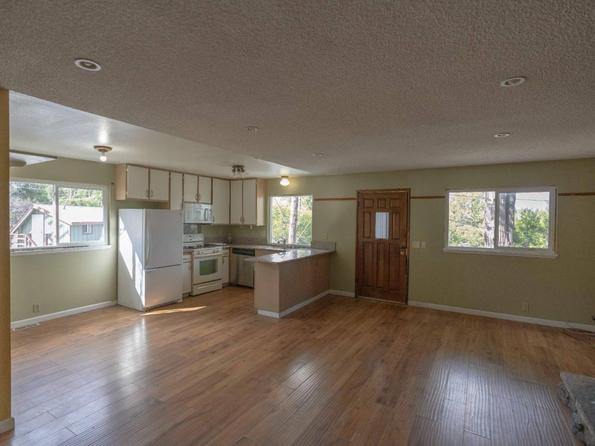 House for rent at 26425 Lake Forest Dr, Twin Peaks, CA 92391