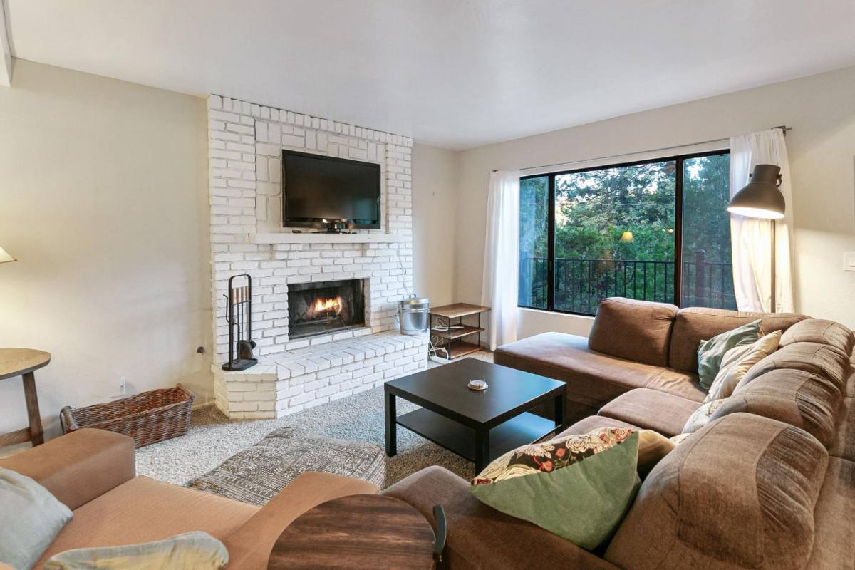 House for rent at 117 A Lane, Lake Arrowhead, CA 92352