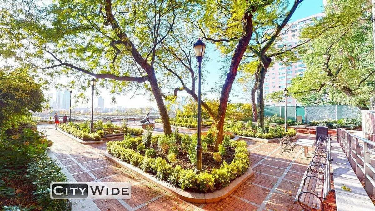 Apartment for rent at 405 E 56th St #5NN, New York, NY 10022
