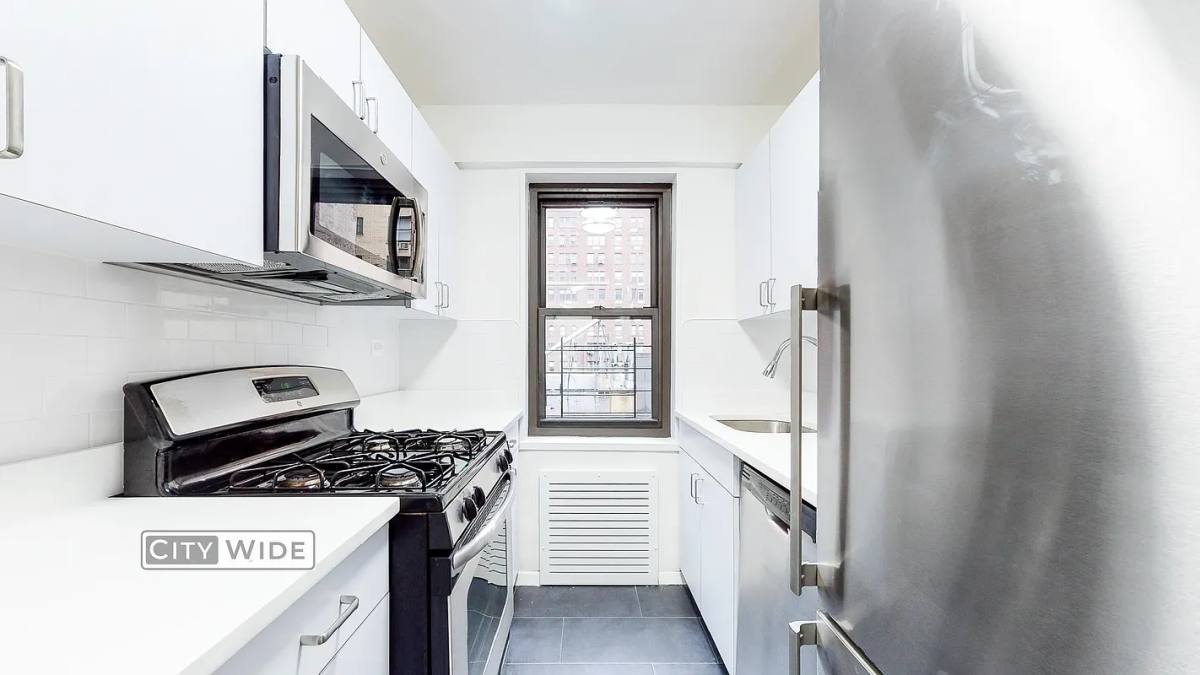Apartment for rent at 405 E 56th St #5NN, New York, NY 10022