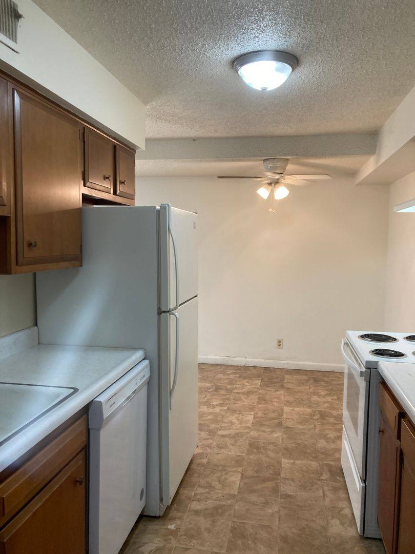 Apartment for rent at 1804 16th St, Rock Island, IL 61201